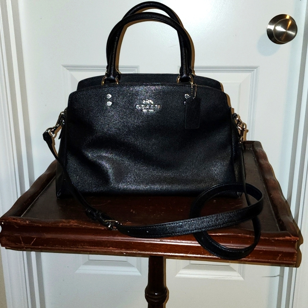 Like New! Authentic Coach Lilly Purse in Black.